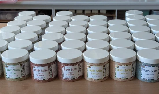 Moroccan Red Clay & Rose Geranium Bath Salts 800g | Ultimate Mineral-Rich Soak 2 Moroccan Red Clay & Rose Geranium Bath Salts 800g | Ultimate Mineral-Rich Soak - Image 2