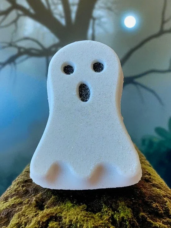 Sweet Floaty Ghost Bath Bomb | A Luscious Strawberry Scent 1 Sweet Floaty Ghost Bath Bomb