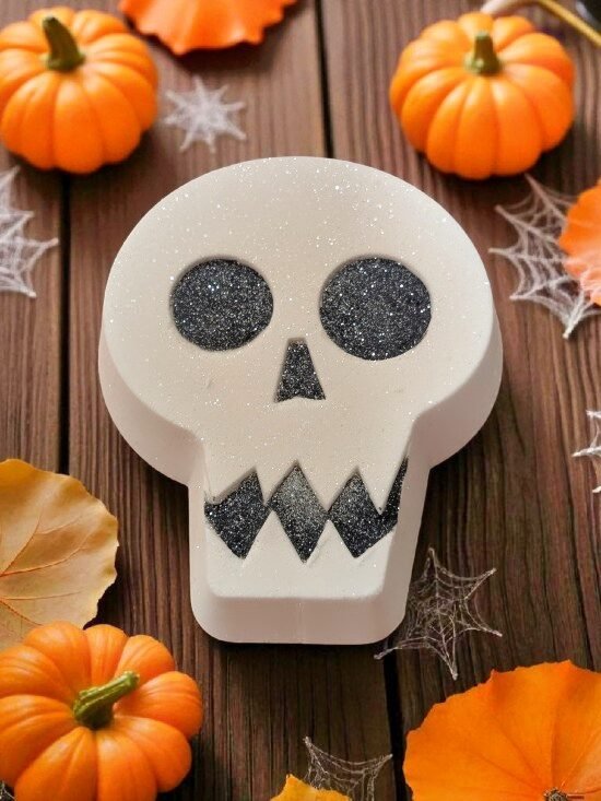 Gothic Skull Bath Bomb | A Classic Parma Violet Scent 1 Gothic Skull Bath Bomb