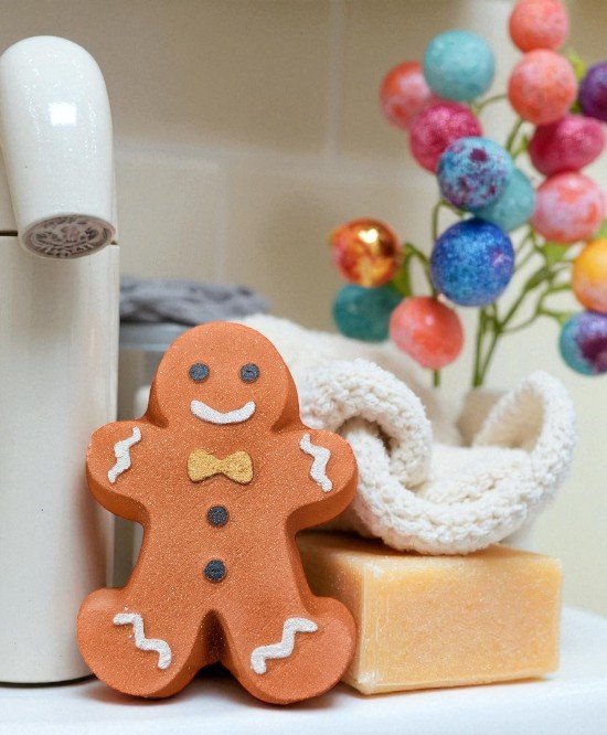 Cosy Gingerbread Man Bath Bomb