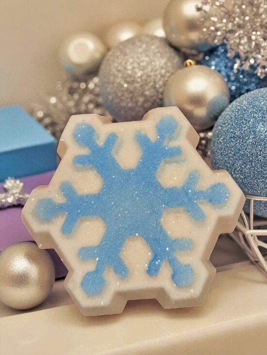 Sparkling Snowflake Bath Bomb | A 5* Festive Cranberry Scent 1 Sparkling Snowflake Bath Bomb | A Festive Cranberry Scent